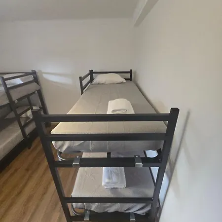 ゲストハウス A Trajadinha Do Lima *