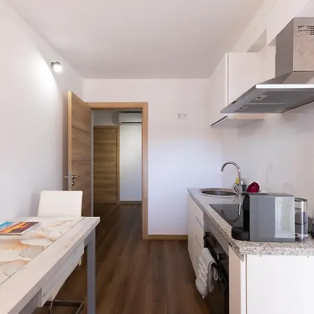 ゲストハウス A Trajadinha Do Lima *